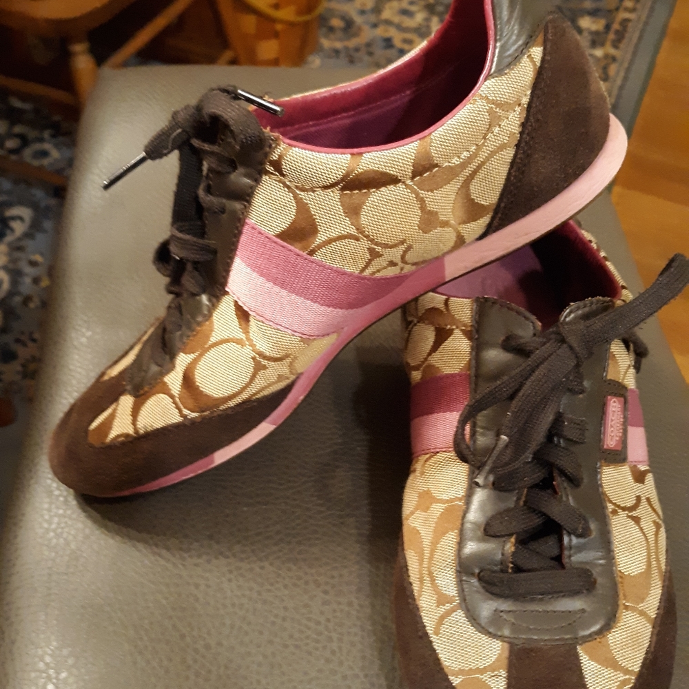 Coach Joss khaki with berry strip 9M